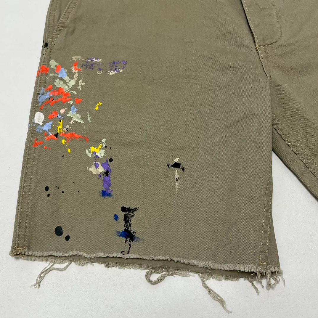GALLERY DEPT. RICKY SHORT/KHAKI Splash-ink knife-cut khaki work shorts, khaki color 30-32-34-36 code, re-adjusted version, re-washed to make old VINTAGE, hand-made acrylic splash-ink graffiti, genuine cowhide steel stamped LOGO leather tag, original version with LOGO buttons